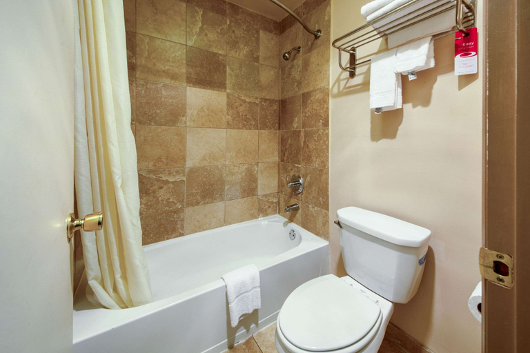 Bathroom 4, Econo Lodge Mount Laurel - Philadelphia East, Burlington