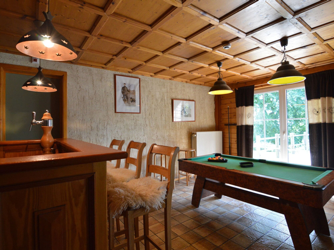 Spacious chalet in Ovifat-Waimes with sauna, Liège