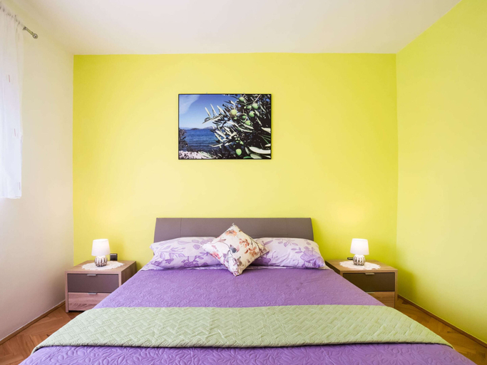 Bedroom 2, Delightful Apartment in Vir With Garden, Vir