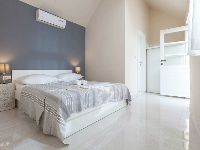 Bedroom 3, Villa in Podgora With Pool Near Beach, Podgora