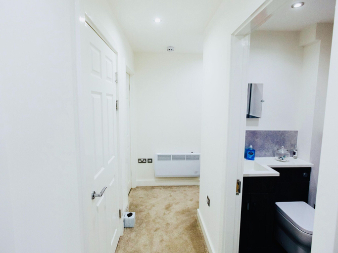 Bathroom 2, Two Bedrooms Close to Peak District, Sheffield