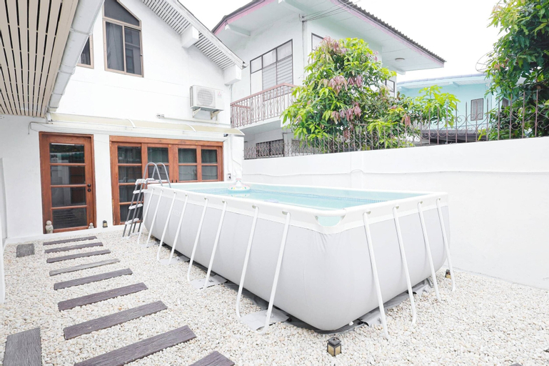 Exterior & Views, 4 Bedroom/5 Beds Villa Din Daeng BKK, Huai Kwang