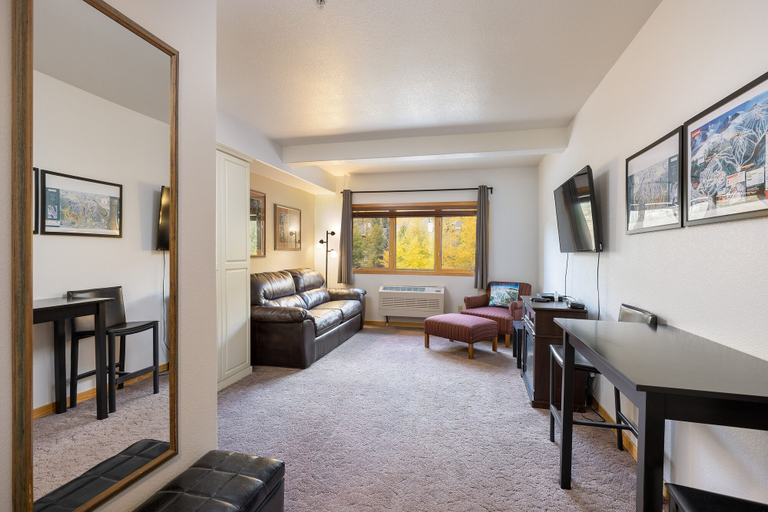 Living room 5, 5087 Gateway Home by RedAwning, Summit