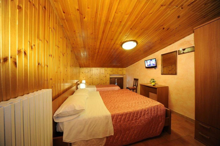 Bedroom 2, Albergo Pensione Paola, L'Aquila
