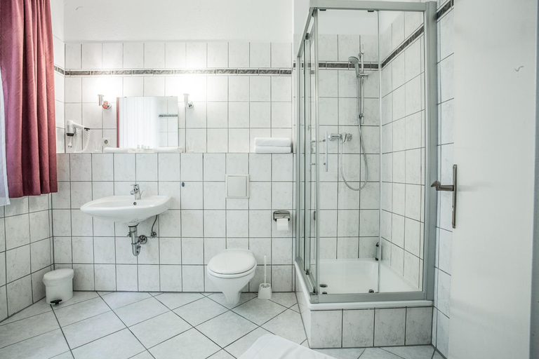 Bathroom 5, Waldsee Hotel Am Wirchensee, Oder-Spree