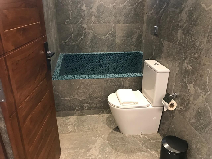 Bathroom 4, Thimbiri Wewa Resort - Wilpattu, Nochchiyagama