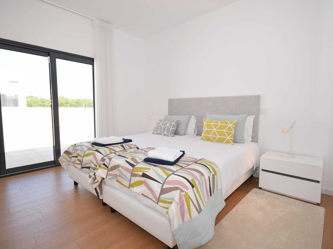 Bedroom 3, Sunny Villa Near Obidos w/ Beaches, Caldas da Rainha