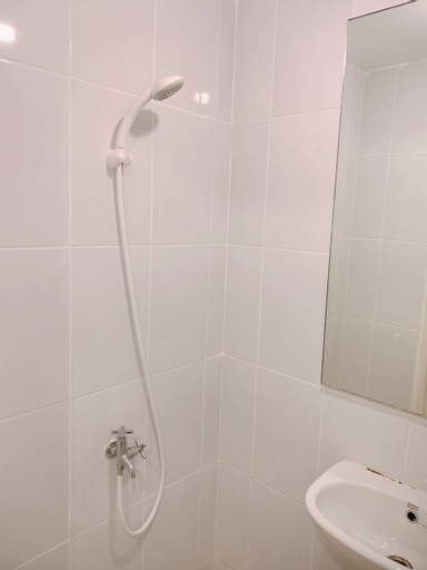 Bathroom 10