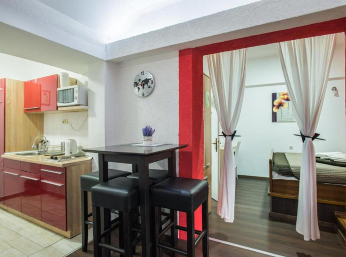 Others 5, Villa Rubcic, Rakovica