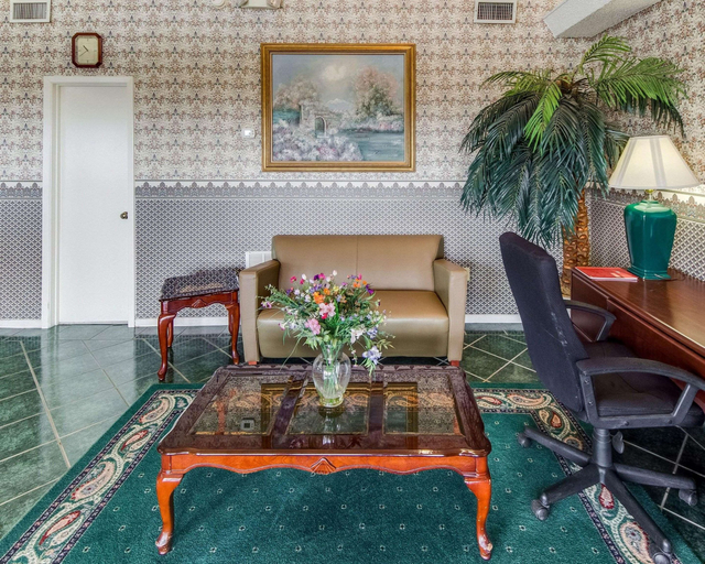 Others 5, Econo Lodge Falfurrias Hwy 281, Brooks