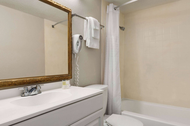 Bathroom 5, Days Inn by Wyndham Myrtle Beach-Beach Front, Horry
