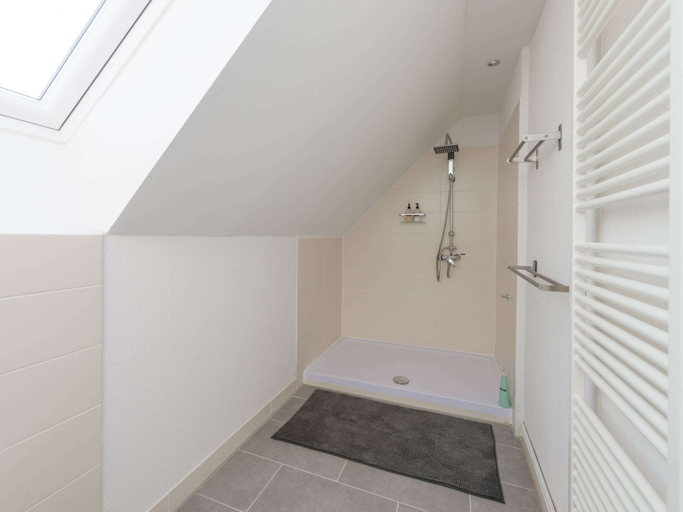Bathroom 3, Spacious Apartment in Leopoldshöhe near Teutoburg Forest, Lippe