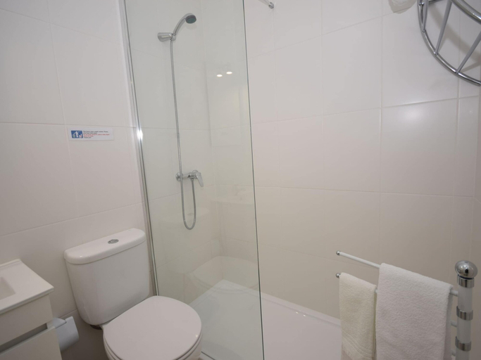 Bathroom 4, Family Villa With Pool and Barbecue, Alcobaça