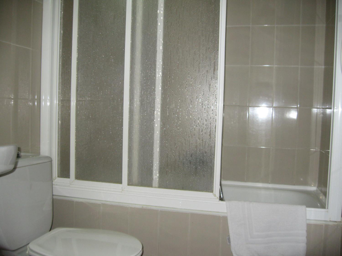 Bathroom 4, Hostal Fontdemora, Tarragona