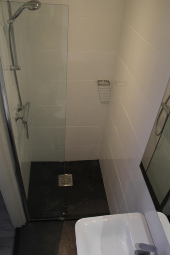 Bathroom 3, Hotel 't Sonnehuys, Den Haag
