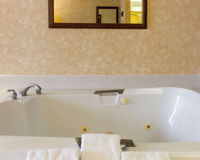 Bathroom 4, Quality Inn Brandon - Sioux Falls, Minnehaha