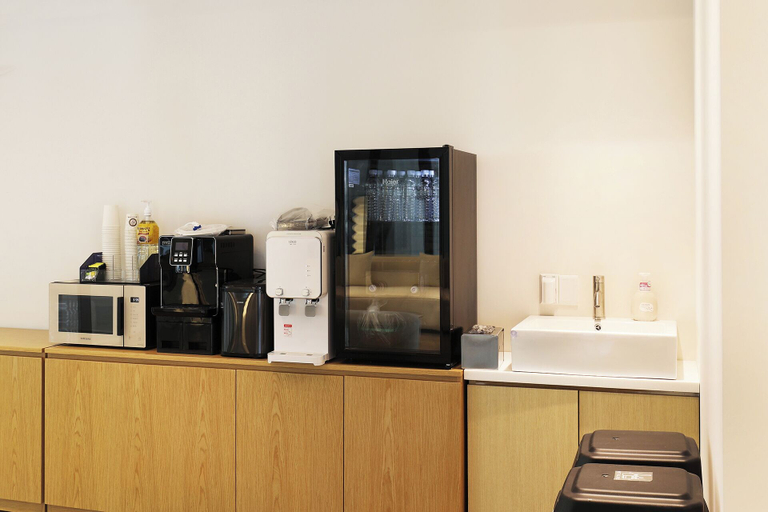 Food & Drinks 5, Browndot Airport New Town, Jung
