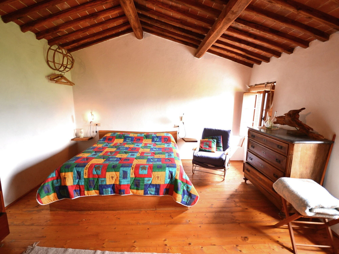 Bedroom 2, Vintage Cottage in Pescia with Hot Tub, Pistoia