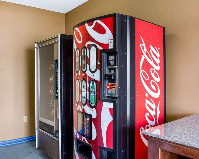 Food & Drinks 5, Econo Lodge Greenville, Washington