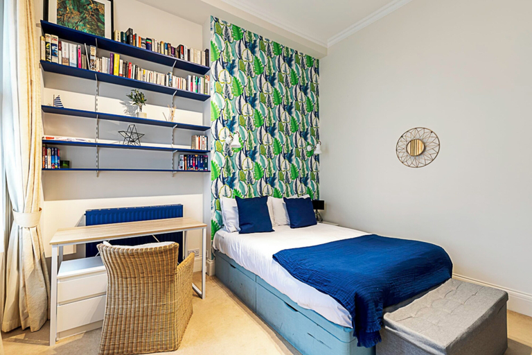 Bedroom 3, Charming Earls Court Apartment, London