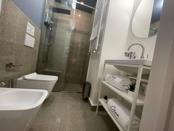 Bathroom 3, Ciccio Rooms and breakfast - Self check-in, Palermo