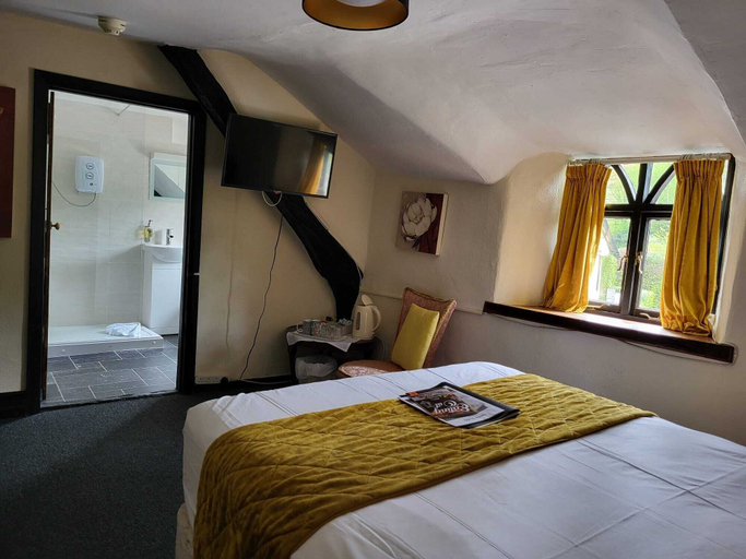 Bedroom 2, The Cridford Inn, Devon