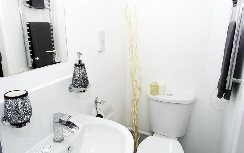 Bathroom 3, Parkview Residence, Manchester