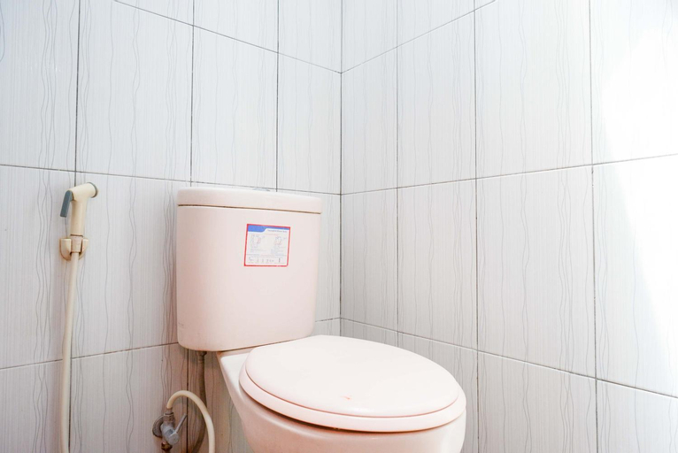 Bathroom 12