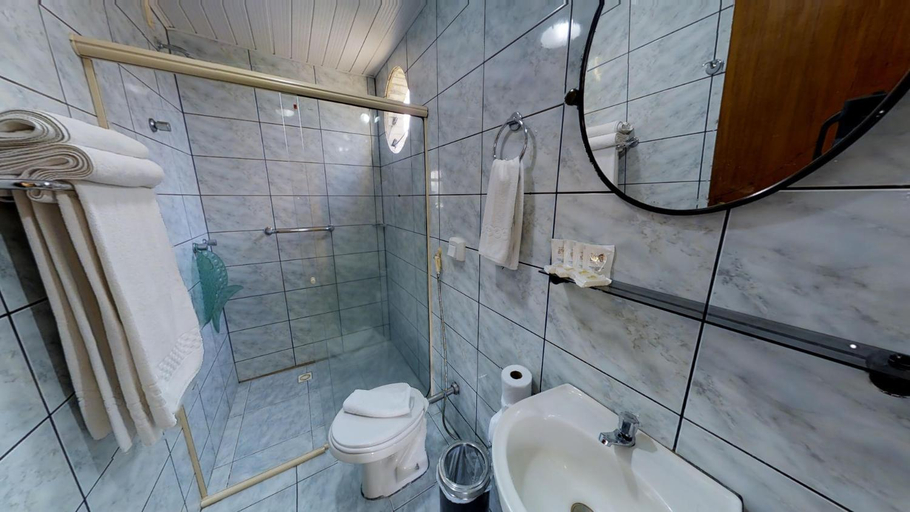 Bathroom 4, Hotel Joao de Barro, Itajaí