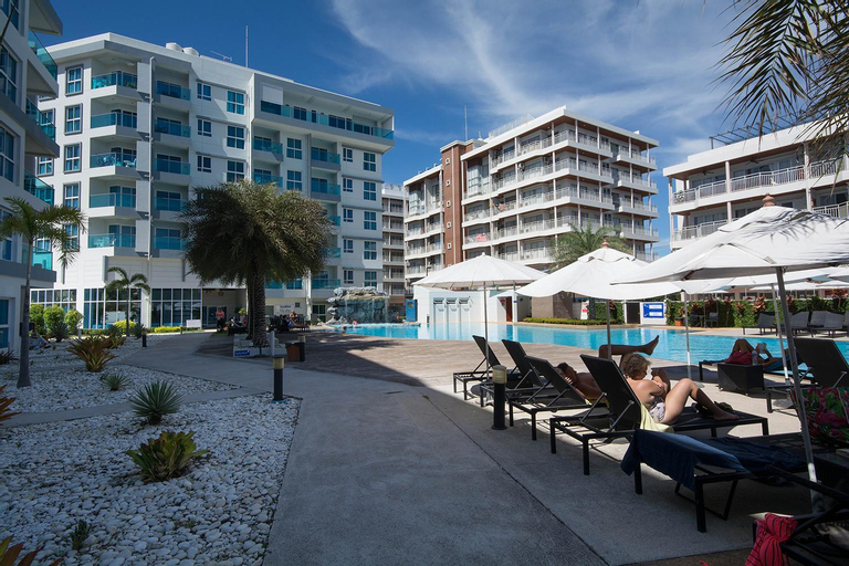 Exterior 13