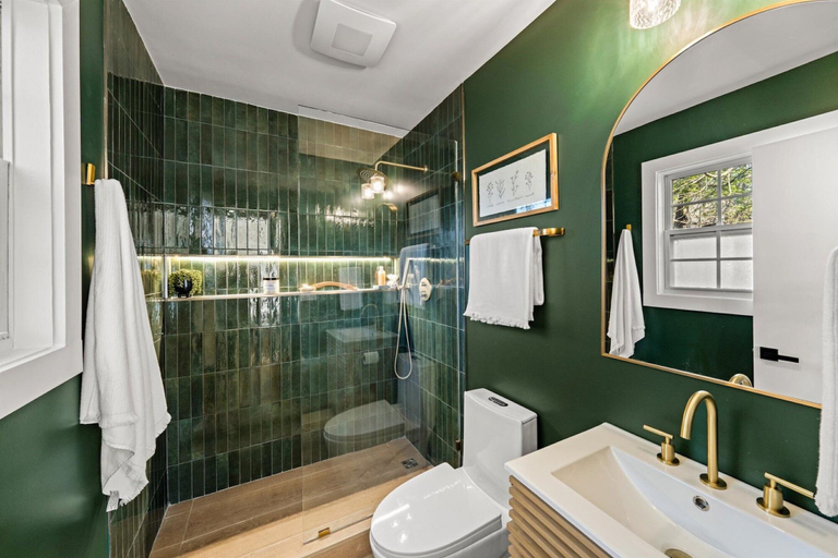 Bathroom 4, Modern Cabin w/ Hot Tub & Foliage Views!, Sevier