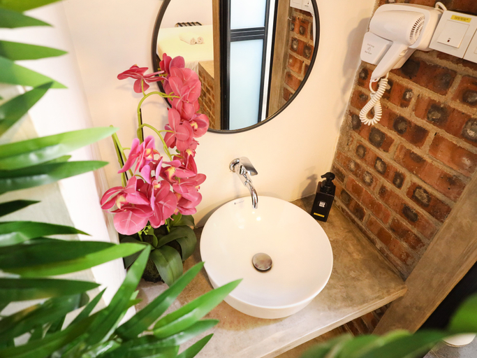 Bathroom 5, Suite 18 Boutique Hotel, Kuala Terengganu