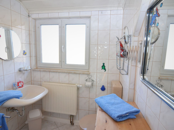 Bathroom, Apartment in the Middle of Franconian Switzerland, Forchheim