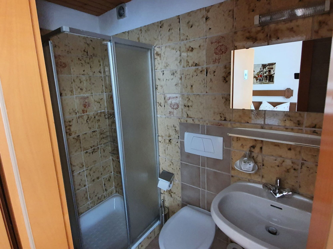 Bathroom 4, Apartment in Gerlosberg near Ski Lift, Schwaz