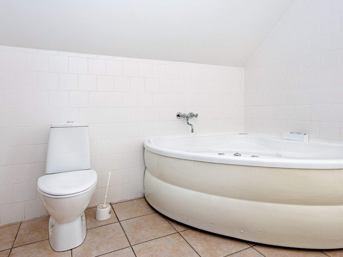 Bathroom 3, 4 Star Holiday Home in Gjern, Silkeborg