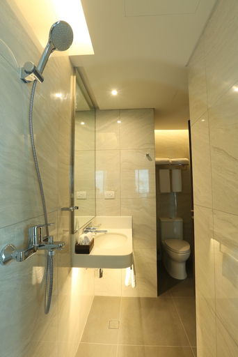 Bathroom 5, Belmont Hotel Manila near NAIA Terminal 3 MNL, Pasay City