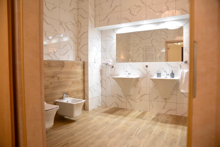 Bathroom 4, Hotel Nadodrzanski Dwor - Nowa Sol, Nowa Sól