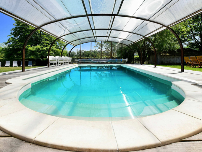 Sport & Beauty 1, Magnificent Holiday Home in Baronville With Heated Pool & Billiards, Namur