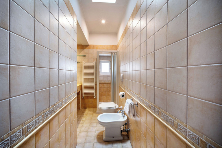 Bathroom 5, Le Marinelle, Barletta-Andria-Trani