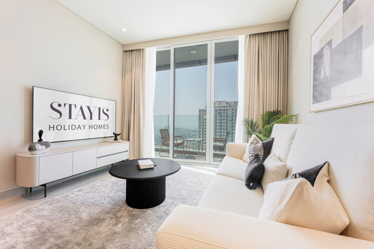 Living area 3, Stayis - Suite 2 BR Apartment ocean view, Dubai