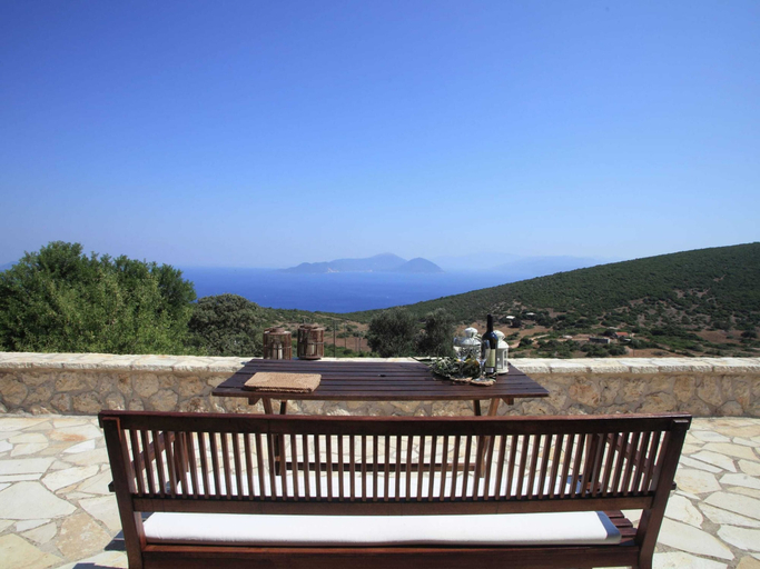 Others 5, Spacious Villa in Vasiliki with Swimming Pool & Hot Tub, Ionian Islands