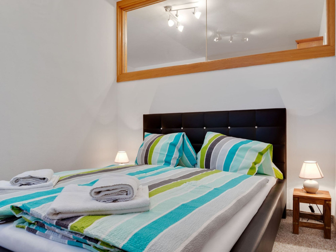 Bedroom 2, Comfortable Apartment in Zell am See Near Forest, Zell am See