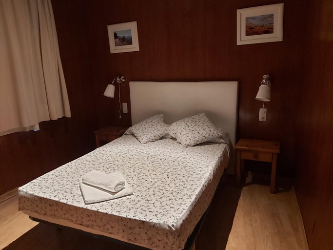 Bedroom 2, Hostal Porta De Nuria, Girona