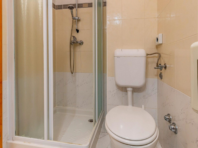 Bathroom 3, Cozy Banjole Pool Retreat, Medulin