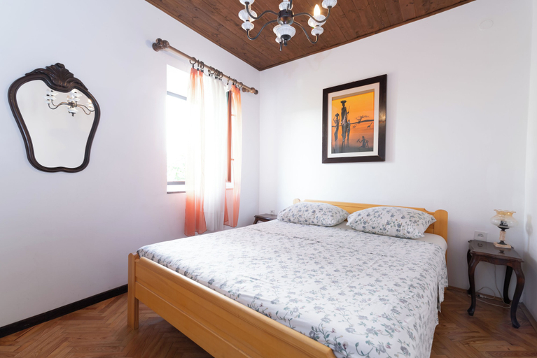 Bedroom 3, Lovely 2-bedroom Apartment Sonia, Sleeps 6, Kali