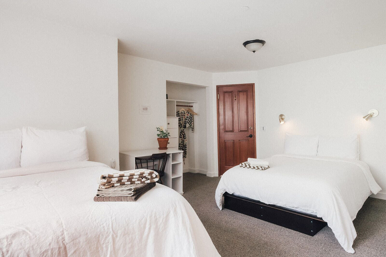 Bedroom 2, Saturn's Return, San Juan