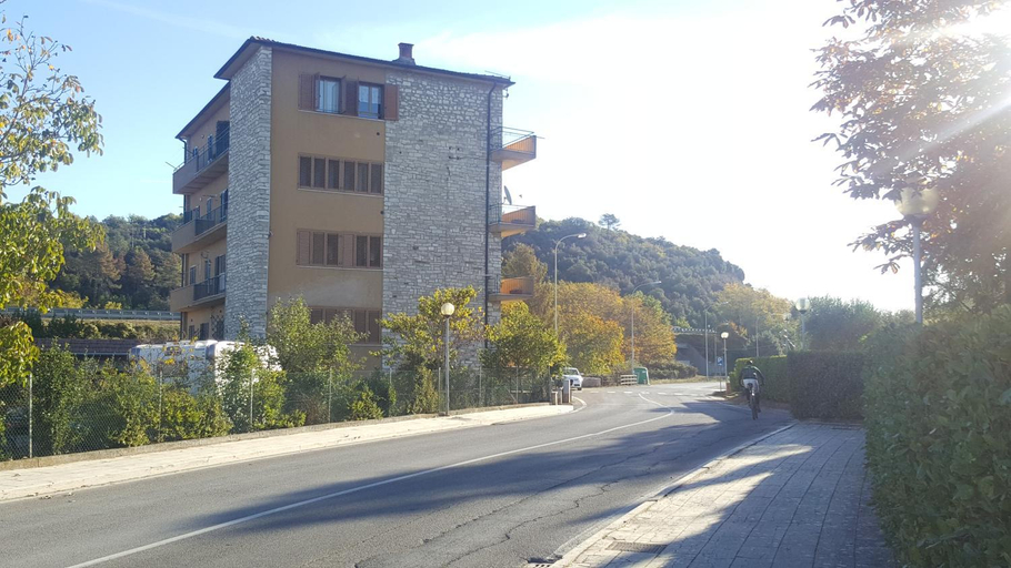 Others 2, Le terme a due passi, Siena