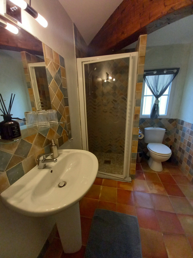 Bathroom 5, Mas Laborde, Lot