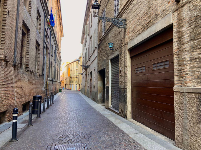 Others 5, Maison Sarraj, Parma