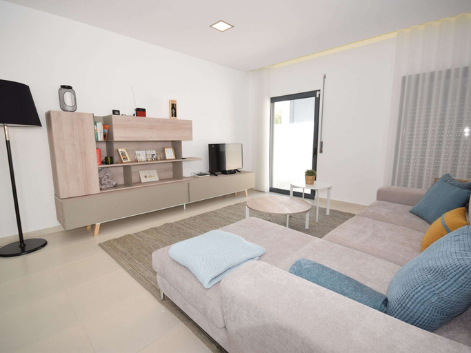 Others 5, Sunny Villa Near Obidos w/ Beaches, Caldas da Rainha